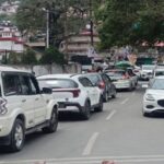 वीकेंड पर नैनीताल में पर्यटकों का सैलाब, शहर की सड़कों पर लगा लंबा जाम