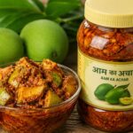 Mango Pickle Recipe: घर पर बनाएं स्वादिष्ट आम का अचार, इन आसान टिप्स से महीनों तक नहीं होगा खराब