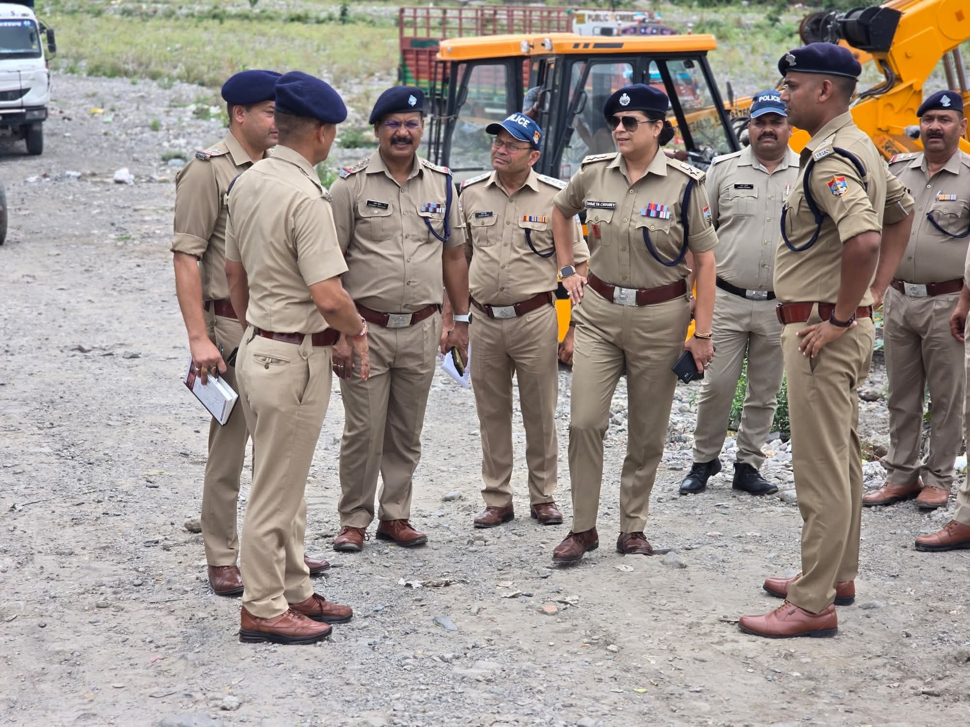 कांवड़ यात्रा-2026: एसएसपी श्वेता चौबे ने मुनि की रेती में सुरक्षा व्यवस्थाओं का लिया जायजा