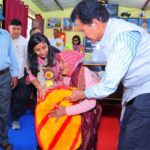 खिर्सू के कठूड़ गांव पहुंचीं डीएम स्वाति भदौरिया, चौपाल में सुनी ग्रामीणों की समस्याएं, अधिकारियों को दिए निर्देश