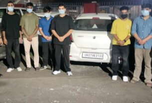 राजपुर रोड पर हुड़दंग पड़ा भारी, वायरल वीडियो के आधार पर 6 युवक हिरासत में, 2 कारें सीज