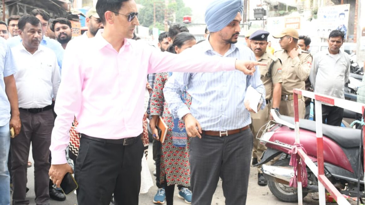 हल्द्वानी में 230 करोड़ की सड़क व ड्रेनेज परियोजनाओं का कुमाऊं आयुक्त ने किया निरीक्षण, देरी पर जताई नाराजगी