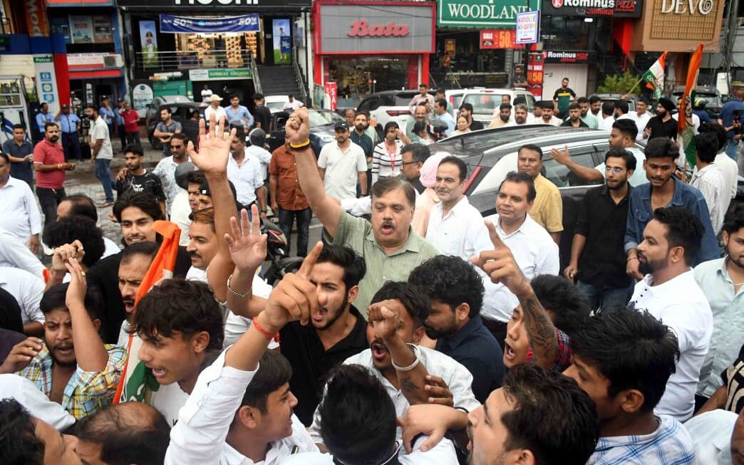 कांग्रेस कार्यालय के घेराव का प्रयास कर भाजपा प्रदेश अध्यक्ष महेन्द्र भट्ट ने साबित की ’’उल्टा चोर कोतवाल को डांटे’’ वाली कहावत: गोदियाल