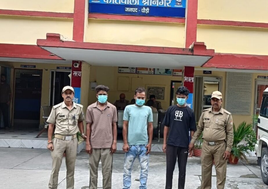 श्रीनगर में हुड़दंग कर रहे 3 लोग गिरफ्तार, पुलिस ने की चालानी कार्रवाई