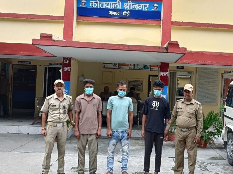 श्रीनगर में हुड़दंग कर रहे 3 लोग गिरफ्तार, पुलिस ने की चालानी कार्रवाई