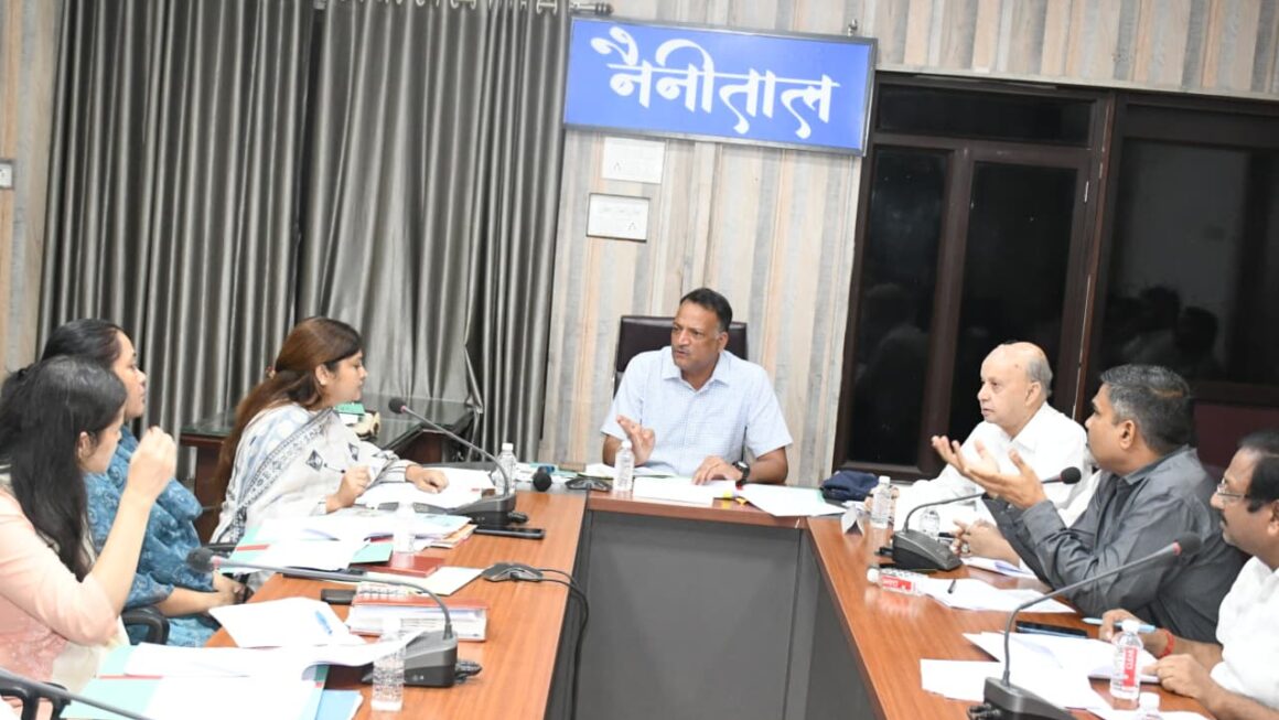 नैनीताल में उद्योग मित्र बैठक: सीडीओ ने उद्यमियों की समस्याओं के त्वरित समाधान के दिए निर्देश