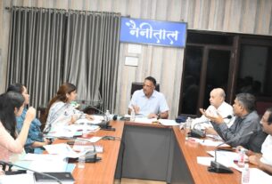 नैनीताल में उद्योग मित्र बैठक: सीडीओ ने उद्यमियों की समस्याओं के त्वरित समाधान के दिए निर्देश