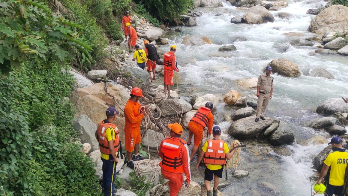 भागीरथी नदी में बहे बालक का नहीं मिला कोई सुराग, एसडीआरएफ–एनडीआरएफ का संयुक्त सर्च अभियान जारी