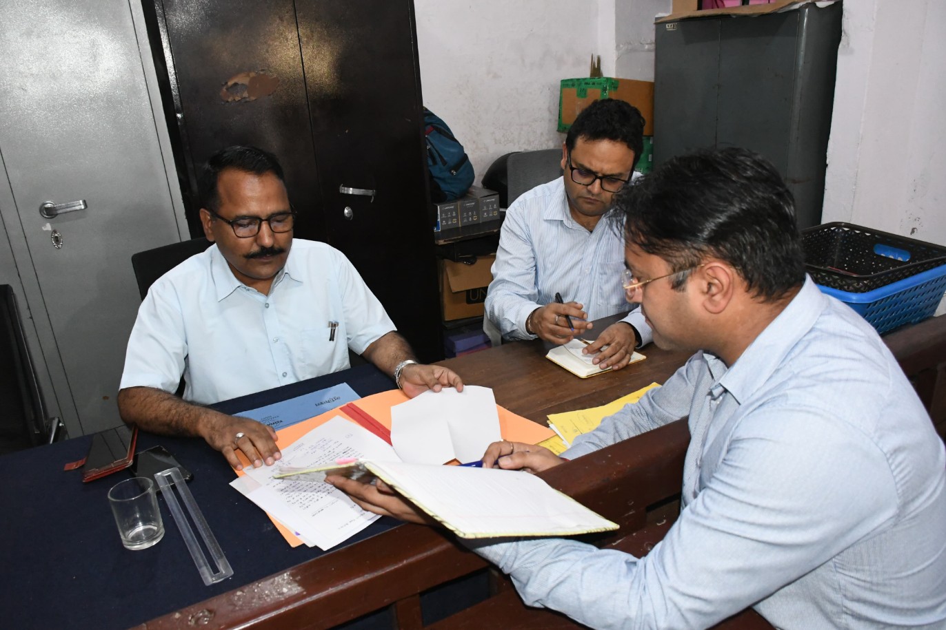 हल्द्वानी तहसील में डीएम का औचक निरीक्षण, एक साल से लंबित भूमि सीमांकन मामलों पर जताई नाराजगी