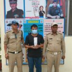 बिना लाइसेंस/परमिट के अपने होटल में शराब पिलाने वाले होटल मालिक को पुलिस ने किया गिरफ्तार