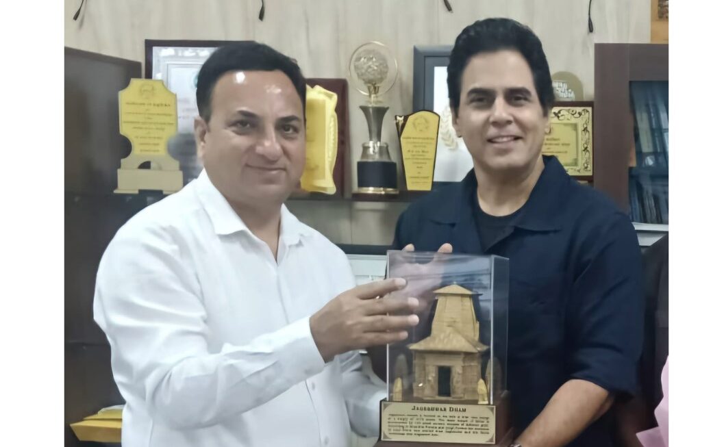 फिल्म अभिनेता अमन वर्मा ने की फिल्म विकास परिषद के नोडल अधिकारी से भेंट