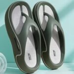 Monsoon Footwear Tips: बारिश में जूतों को रखना है सुरक्षित, तो चुनें सही वाटरप्रूफ फुटवियर