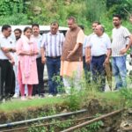 संवेदनशील क्षेत्रों का दौरा कर कैबिनेट मंत्री गणेश जोशी ने सुरक्षात्मक कार्यों का लिया जायजा