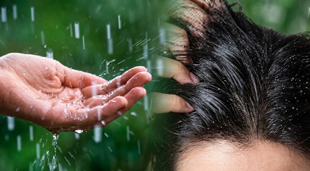 बारिश में भीगने से पहले जान लें ये बातें, स्किन और बालों को हो सकता है नुकसान
