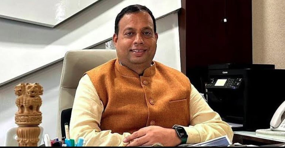 चढ़ावा चोरी मामले में कांग्रेस पर बरसे हेमंत द्विवेदी, बोले- राजनीति कर रहे गणेश गोदियाल