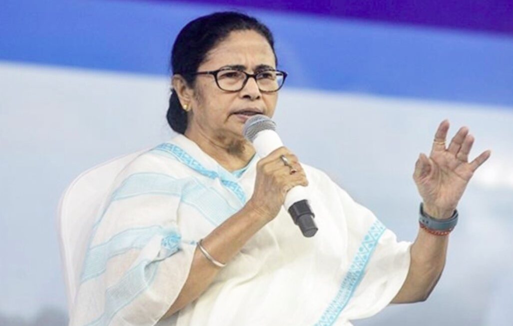 ‘टीएमसी को खत्म करना है तो पहले मुझे मारना होगा’- ममता बनर्जी