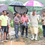 कैबिनेट मंत्री गणेश जोशी ने घट्टी गोला क्षेत्र के संपर्क मार्ग का स्थलीय निरीक्षण कर लिया व्यवस्थाओं का जायजा