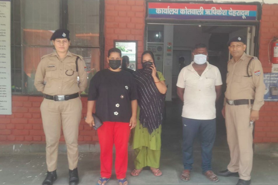 सार्वजनिक स्थान पर विवाद कर शांति भंग करने वाले तीन लोगों को पुलिस ने किया गिरफ्तार