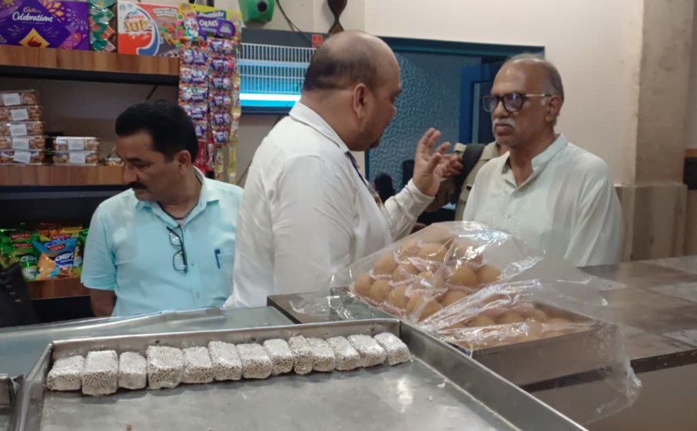 मुख्यमंत्री के निर्देशों पर श्रीनगर व कोटद्वार में खाद्य सुरक्षा विभाग की कार्रवाई