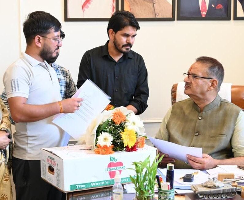 जनसुनवाई में कृषि मंत्री गणेश जोशी ने सुनीं लोगों की समस्याएं, युवा किसान की सफलता को बताया प्रेरणादायक