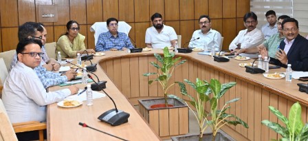 उत्तराखंड में पुरानी बसों को इलेक्ट्रिक बसों में बदलने की तैयारी, परिवहन मंत्री ने की समीक्षा
