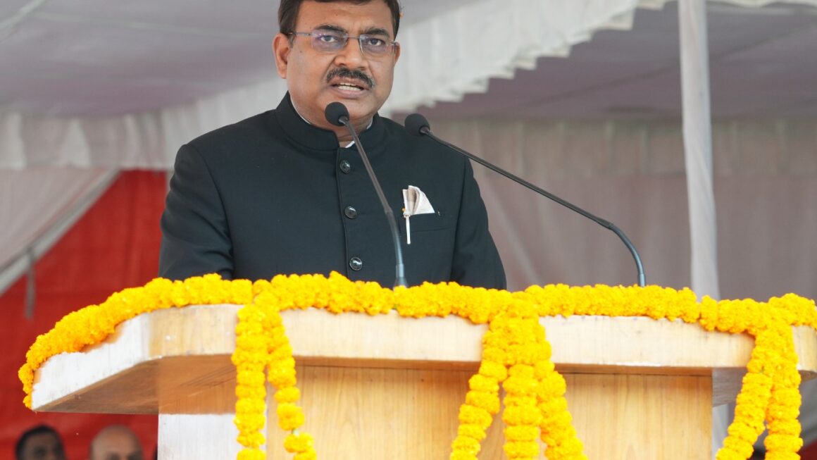 स्वतंत्रता दिवस पर मुख्य सचिव ने सुशासन, विकसित उत्तराखण्ड और हिमालय संरक्षण का लिया संकल्प