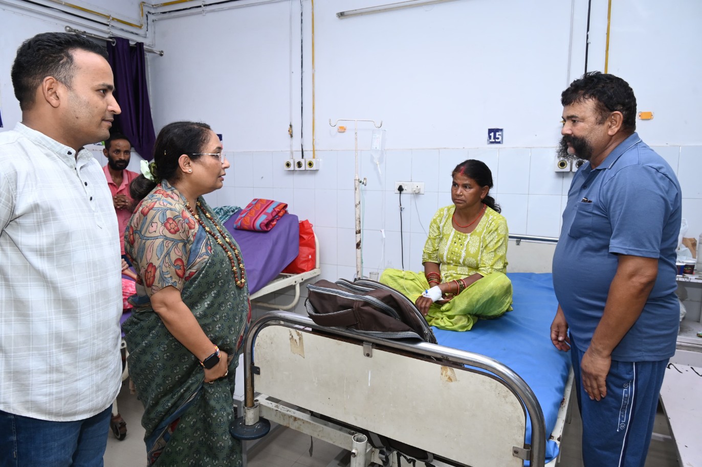 विधानसभा अध्यक्ष ऋतु खण्डूडी भूषण ने चंद्र मोहन सिंह नेगी राजकीय बेस हॉस्पिटल कोटद्वार का किया औचक निरीक्षण