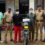 डोईवाला में 1.30 किलो चरस के साथ चाचा-भतीजे गिरफ्तार, बाइक भी सीज