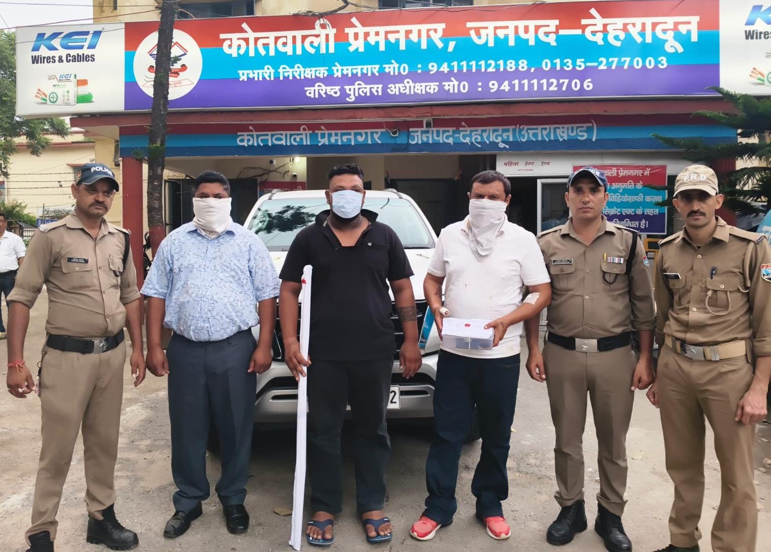 प्रेमनगर में सड़क पर मारपीट और हुड़दंग, लाइसेंसी पिस्टल दिखाने वाले समेत तीन गिरफ्तार
