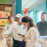 त्योहारी सीजन से पहले मिठाई-डेयरी दुकानों पर ताबड़तोड़ छापेमारी, कई खाद्य पदार्थों के लिए सैंपल