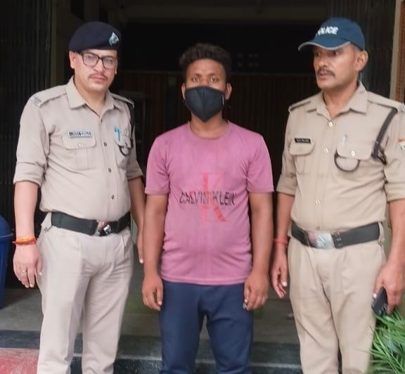 रायपुर में अवैध सट्टे का भंडाफोड़, 22,615 रुपये नकद के साथ एक गिरफ्तार