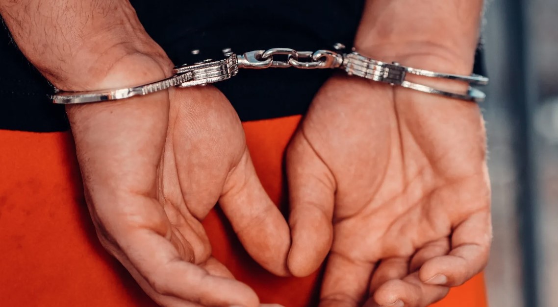 बलथर में पुलिस की बड़ी कार्रवाई, 16 लाख के गांजे के साथ तीन तस्कर गिरफ्तार