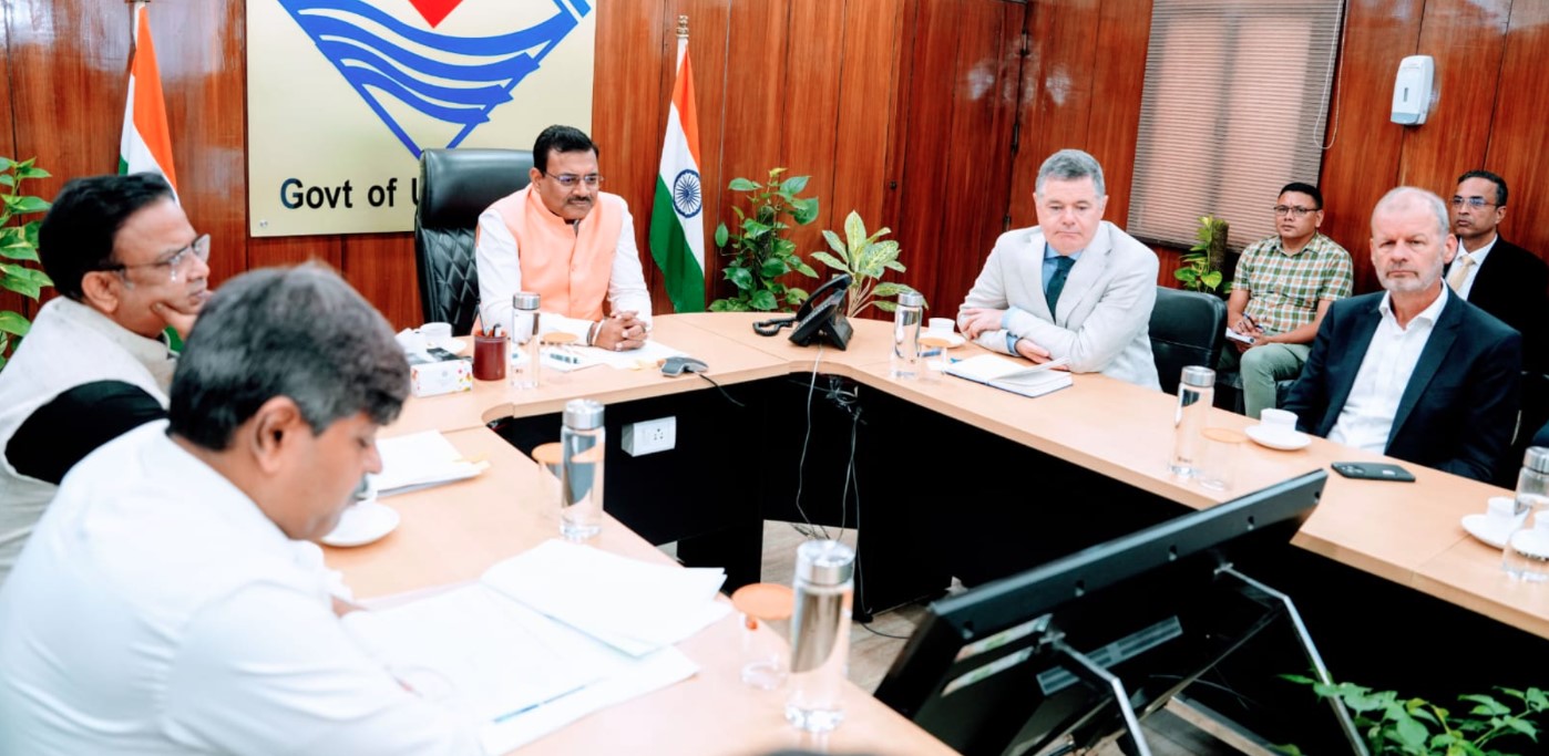 मुख्य सचिव आनंद बर्द्धन से मिले विश्व बैंक के अधिकारी