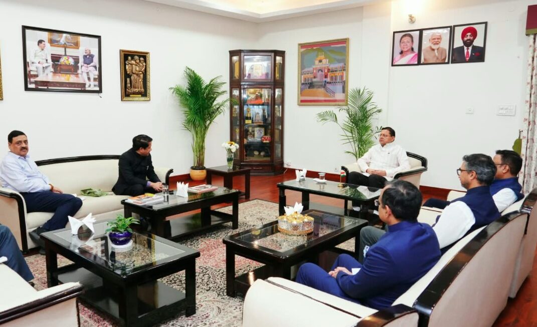 विदेशों में रोजगार की संभावनाओं के अनुरूप राज्य के युवाओं को दिया जाए कौशल एवं भाषा प्रशिक्षण- मुख्यमंत्री
