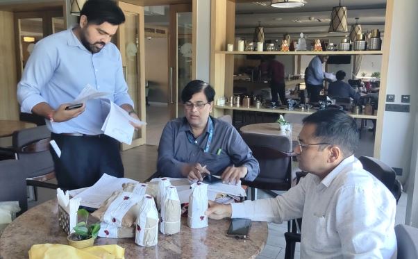 नकली पनीर और गैर-दुग्ध उत्पादों पर धामी सरकार का शिकंजा, ऋषिकेश से टिहरी तक होटलों में छापेमारी