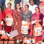 सोमेश्वर के धौलाघाट में श्रम विभाग का विशाल किट वितरण कार्यक्रम आयोजित