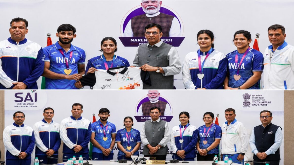 कॉमनवेल्थ 2026 के विजेताओं का सम्मान, खिलाड़ियों को खेल अकादमी खोलने की सलाह
