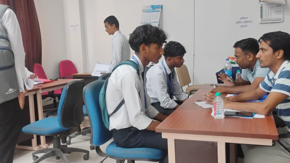 पौड़ी में रोजगार मेले में 18 अभ्यर्थियों का चयन, 90 द्वितीय चरण के साक्षात्कार के लिए चयनित