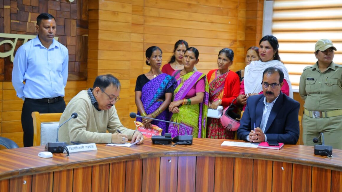जनता मिलन में 19 शिकायतें दर्ज, अधिकांश का मौके पर निस्तारण