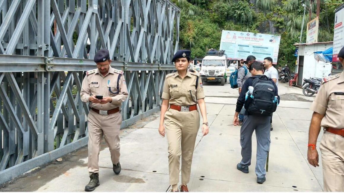 केदारनाथ यात्रा के दूसरे चरण की तैयारियों का एसपी ने लिया जायजा, रुद्रप्रयाग से गौरीकुंड तक किया निरीक्षण