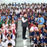 सीएम धामी ने विद्यार्थियों से किया सीधा संवाद, कहा—युवा ही देश और प्रदेश के भविष्य के निर्माता