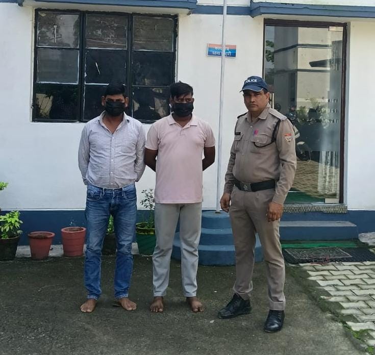 जमीन के फर्जी दस्तावेज तैयार कर कब्जे का आरोप, दो गिरफ्तार
