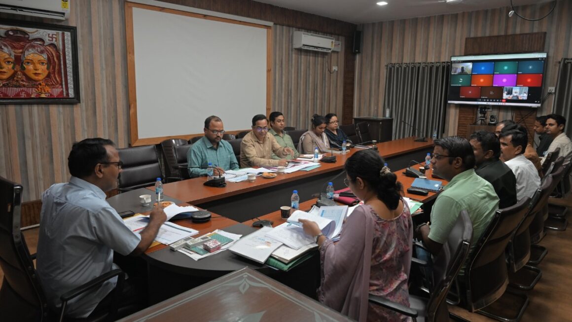जिलाधिकारी ललित मोहन रयाल की अध्यक्षता में जिला कौशल एवं अप्रेंटिसशिप समिति की समीक्षा बैठक सम्पन्न
