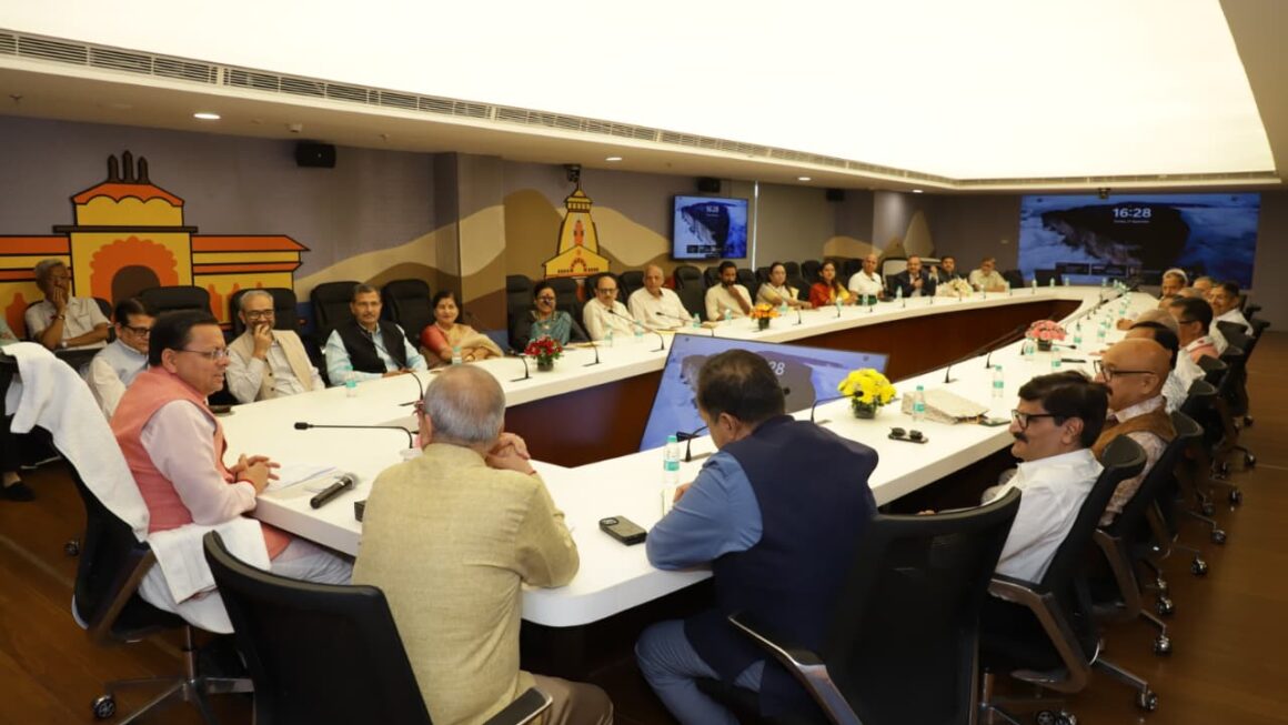 दिल्ली में प्रवासी बुद्धिजीवियों से CM धामी का संवाद, कहा- उत्तराखण्ड के विकास में प्रवासियों की महत्वपूर्ण भागीदारी