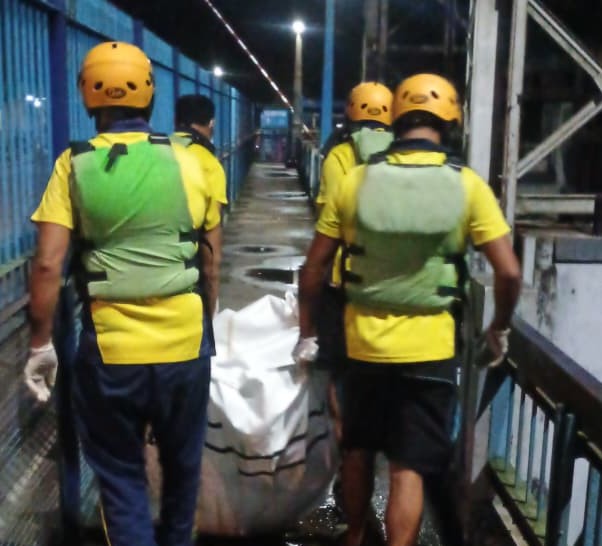 पशुलोक बैराज से अज्ञात महिला का शव बरामद, SDRF ने सिविल पुलिस को सौंपा