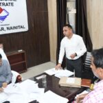 मंडलायुक्त दीपक रावत ने तहसील कार्यालय रामनगर का किया निरीक्षण