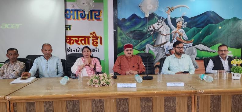 बीरोंखाल में श्रमिक पंजीकरण शिविर, सैकड़ों श्रमिकों ने लिया हिस्सा