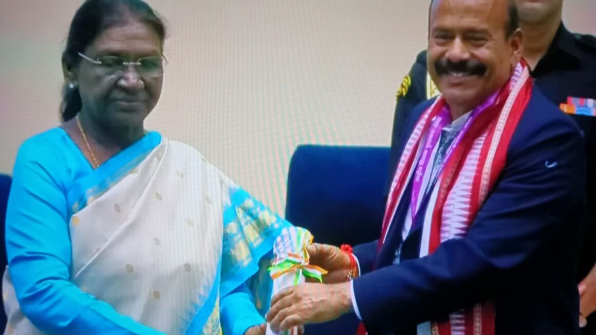 नैनीडांडा विकासखंड के शिक्षक गबर सिंह बिष्ट राष्ट्रीय शिक्षक पुरस्कार-2026 से सम्मानित