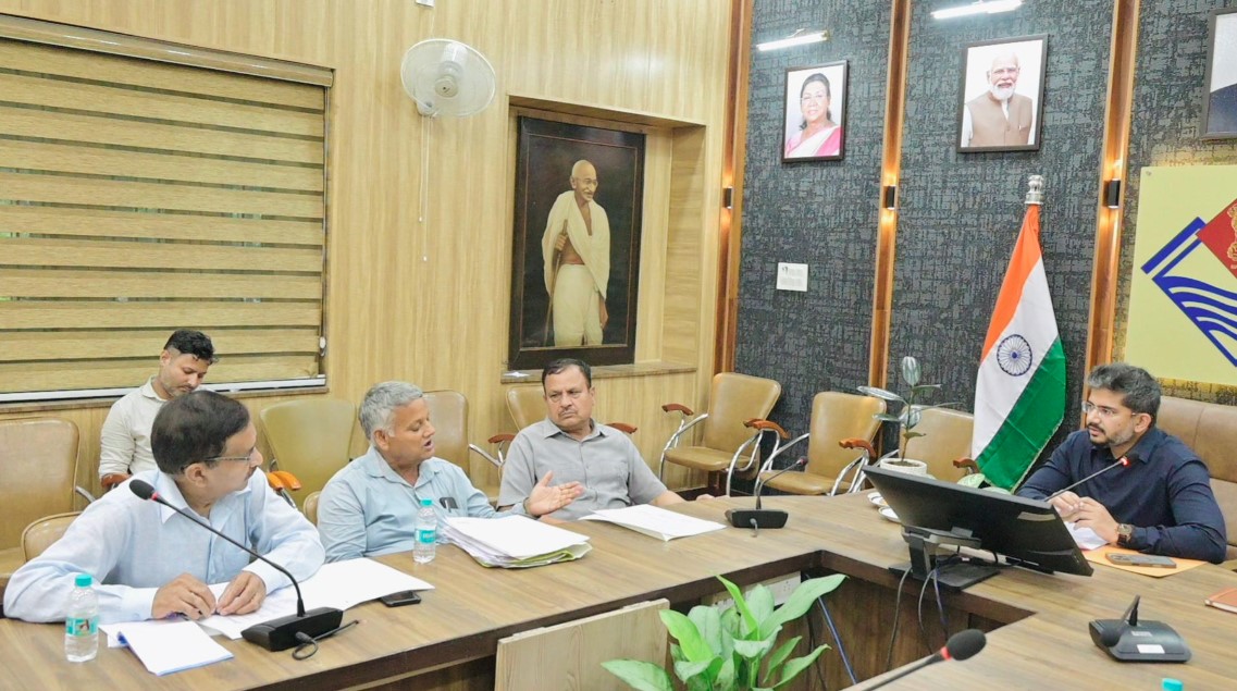 SIR को लेकर CDO अभिनव शाह ने की समीक्षा बैठक