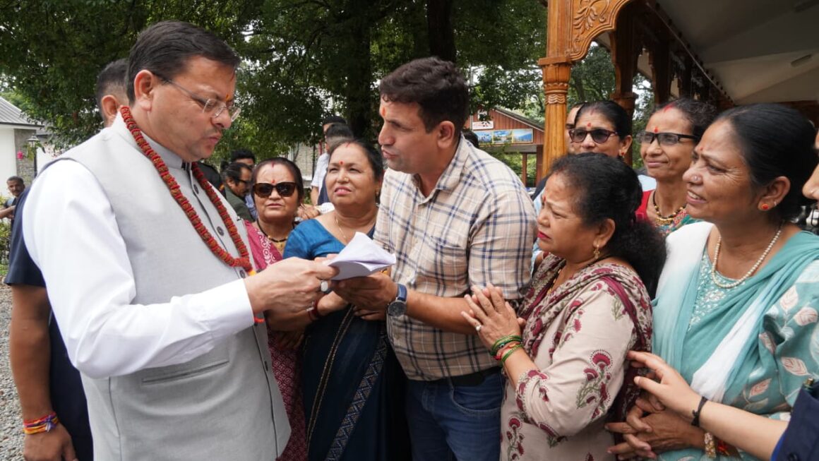 पुरानी पेंशन प्रकरण को लेकर मातृ-शिशु एवं कल्याण संगठन का शिष्टमंडल मुख्यमंत्री से मिला